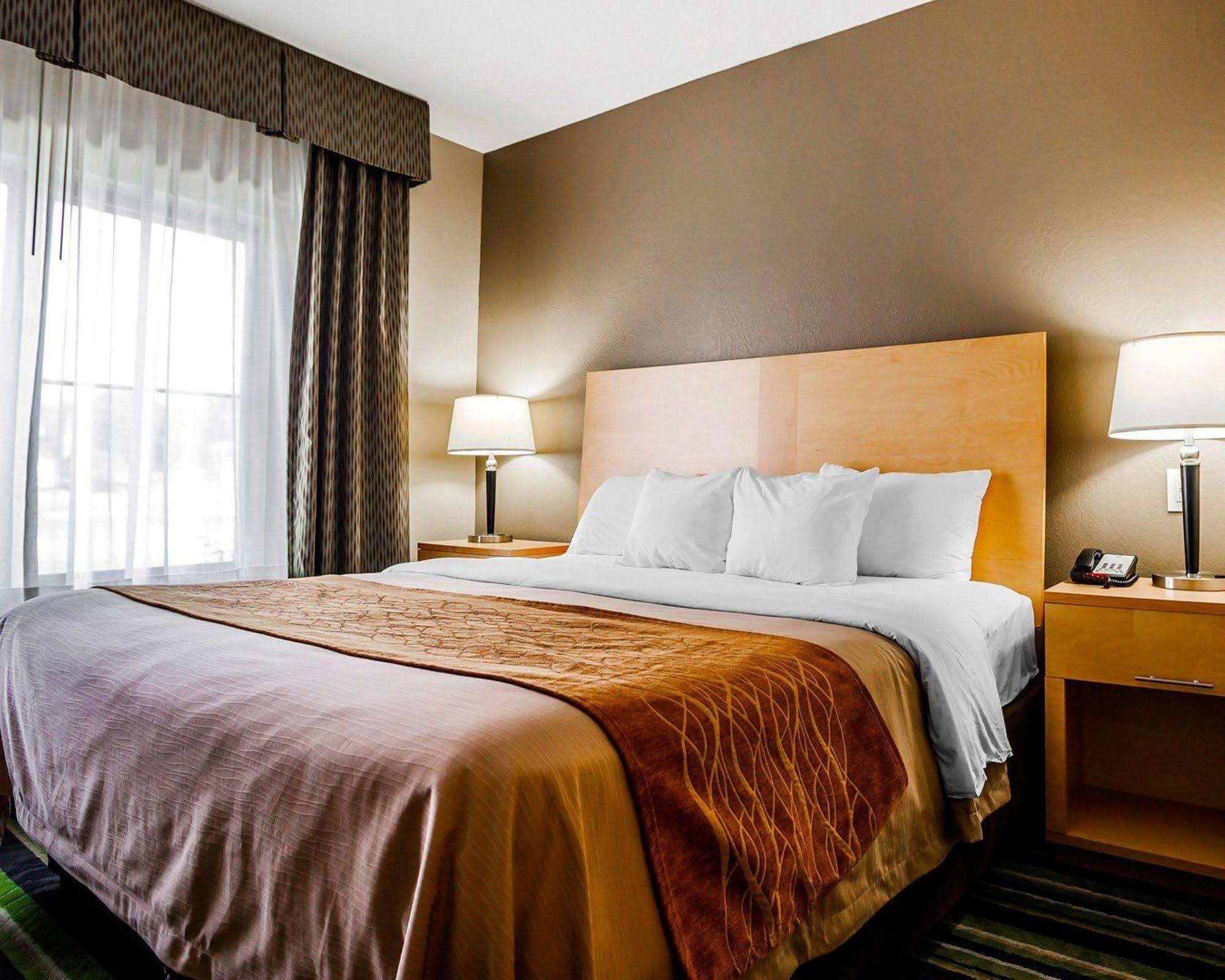 Comfort Inn Kansas City / Airport 외부 사진
