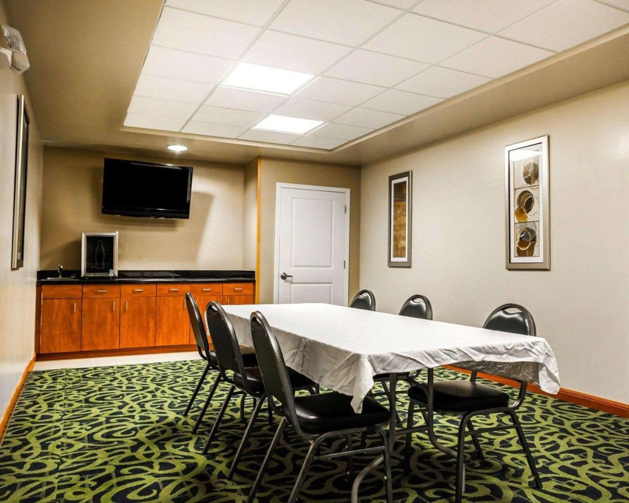 Comfort Inn Kansas City / Airport 외부 사진