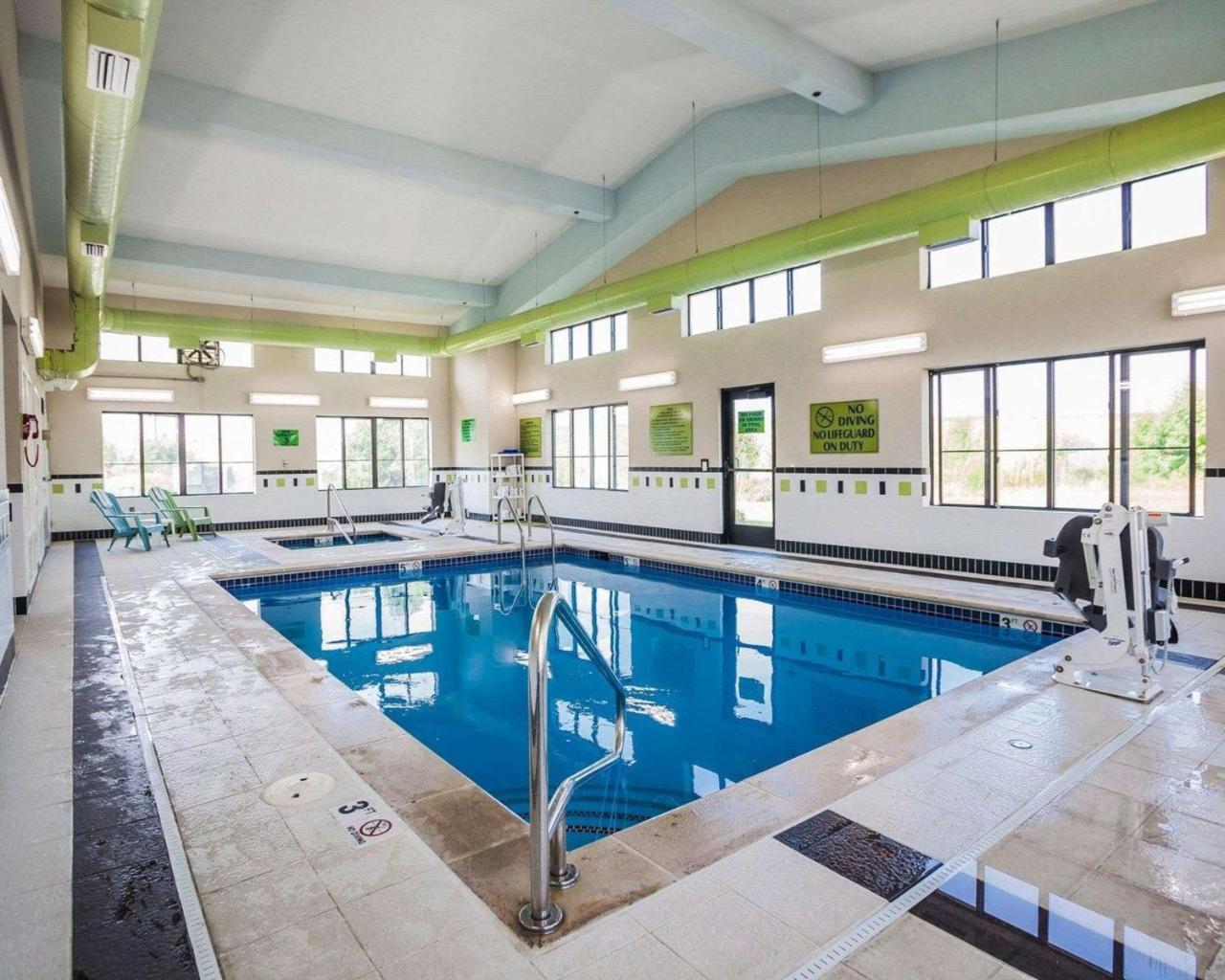 Comfort Inn Kansas City / Airport 외부 사진